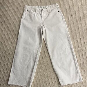 Time for spring!Aber & Fitch Curve Love Ultra Loose Low Rise Jeans-28 Short